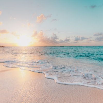 51吃瓜网官网:某明星度假私人海滩照流出