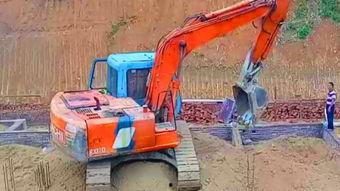 挖掘机吃瓜视频,揭秘工地上的欢乐时光