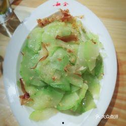 儿童农村吃瓜照片图片,农村儿童吃瓜瞬间，定格夏日欢乐时光